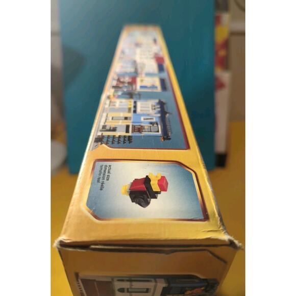 LEGO CREATOR: Bike Shop & Cafe (31026) - Picture 3 of 10